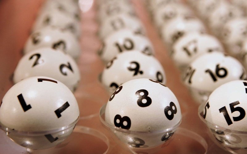 Nằm mơ thấy bố mang số đề 01 đi bán